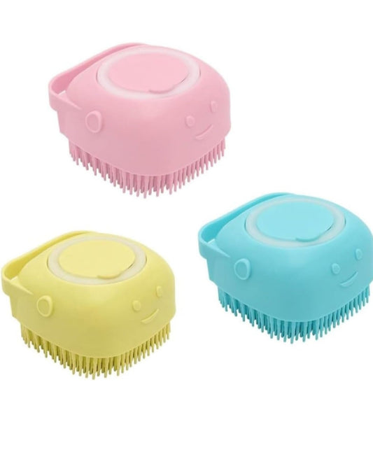 🧼 Brosse de bain avec Réservoir en Silicone